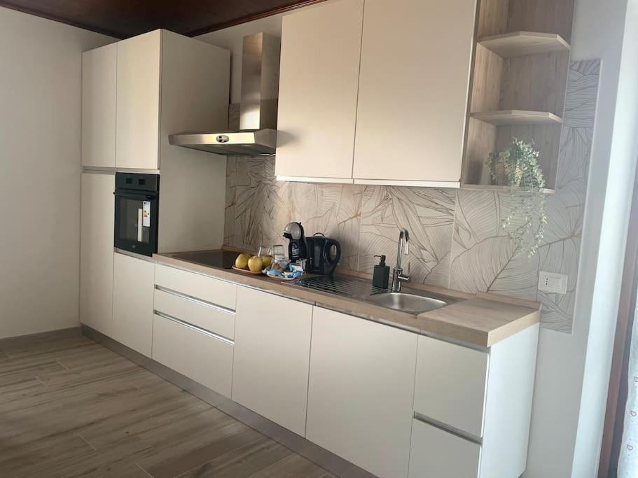 Appartamento Sul Lago - Meina Bagian luar foto