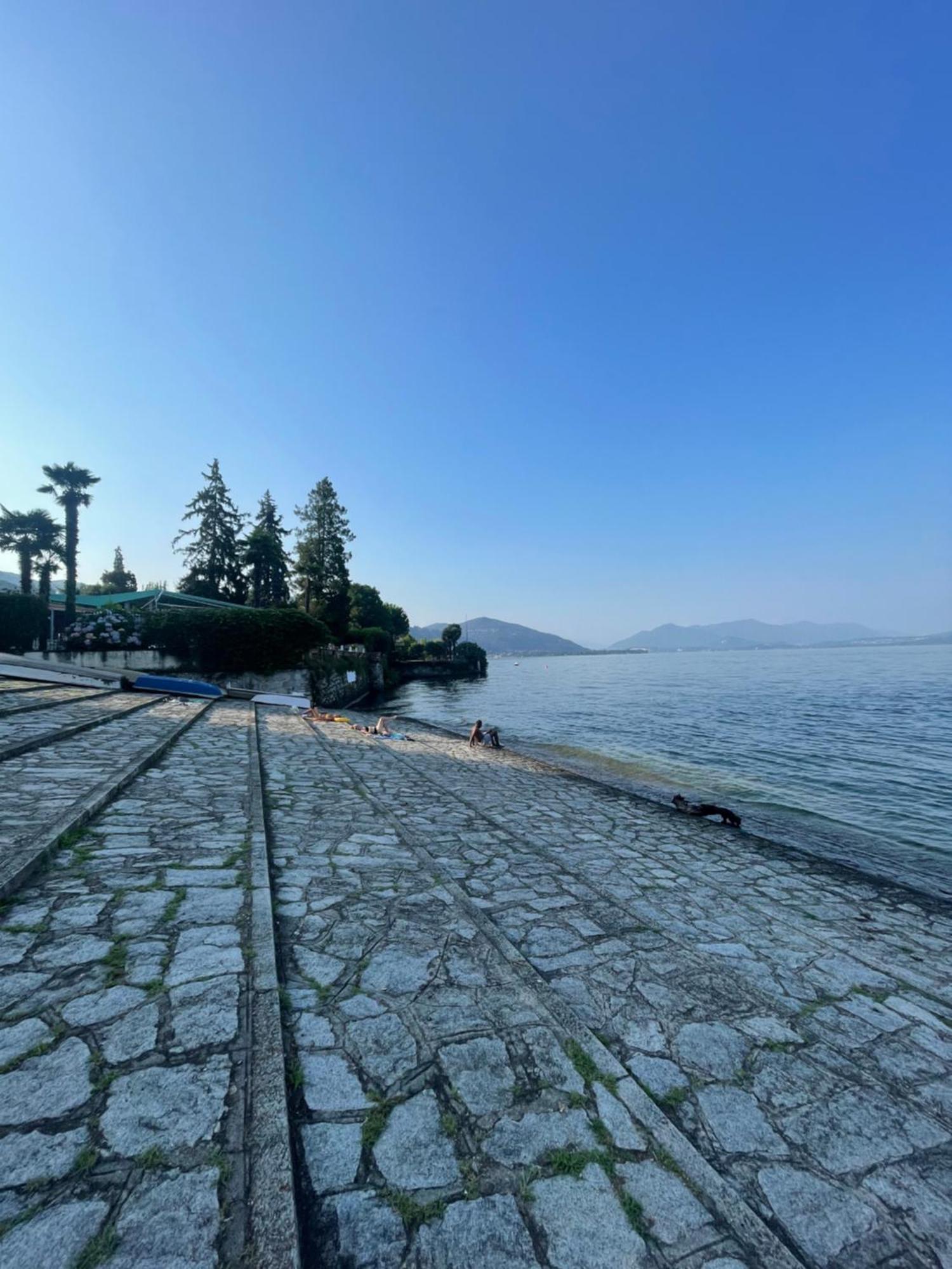 Appartamento Sul Lago - Meina Bagian luar foto